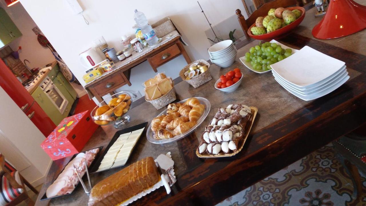 Ad Hoc Rooms Palermo Bagian luar foto